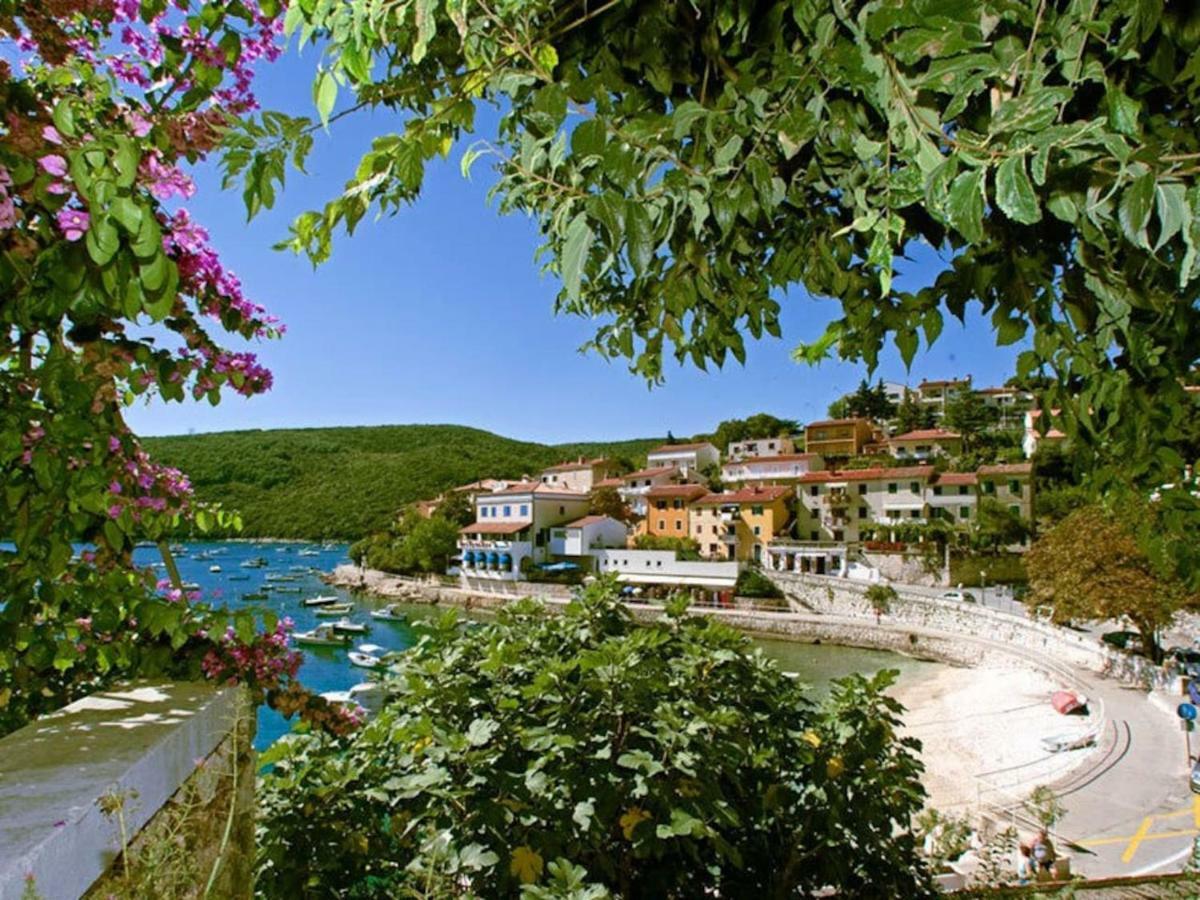Mare And Terra Apartments Рабац Экстерьер фото